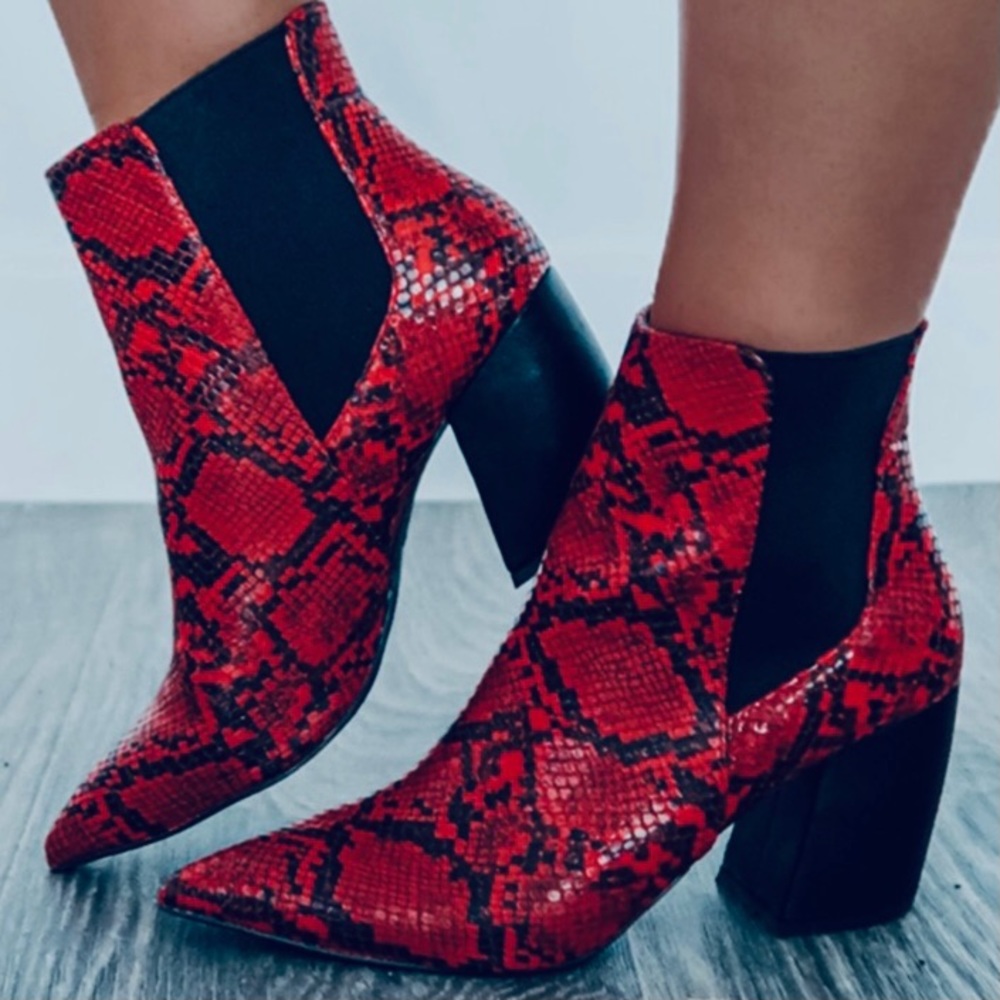 Qupid Red and Black Ankle Booties Size 7